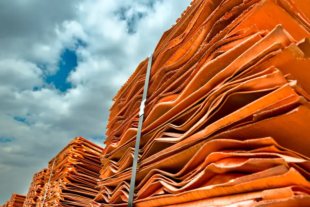 Stacked copper cathode sheets